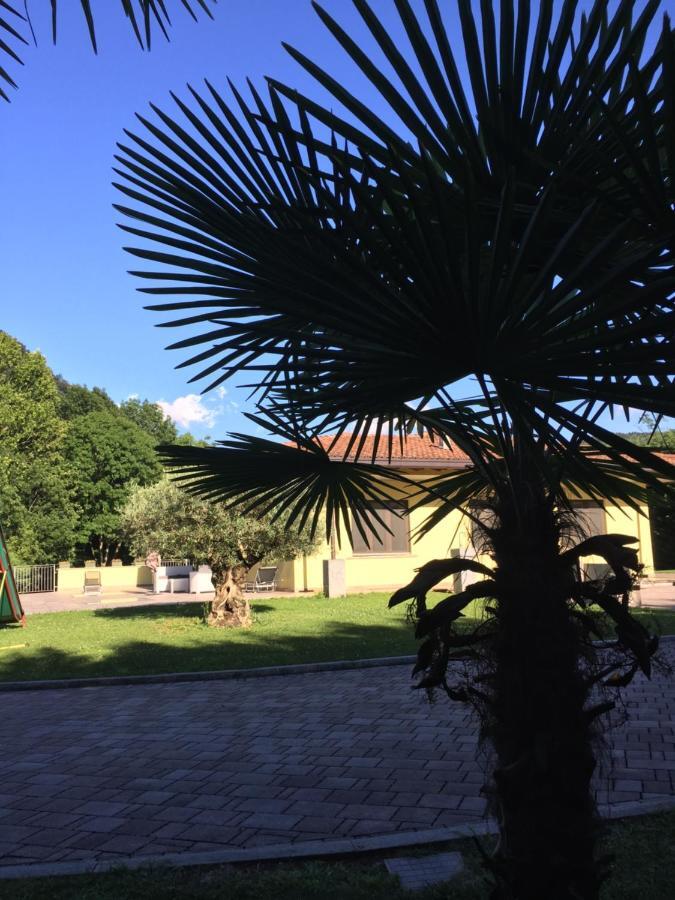 Villa Althea Ronago Eksteriør bilde